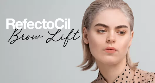 Dzięki Brow Lift by RefectoCil brwi są idealnie oraz długotrwale zdefiniowane i uniesione.